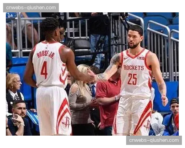 阵容调整:篮网将新秀中锋提上首发,旨在提升前场防守的移动速度 阵容调整:篮网将新秀中锋提上首发,旨在提升前场防守的移动速度